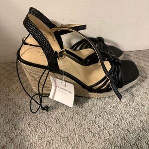 Liz Claiborne Black and Tan Wedge Sandals